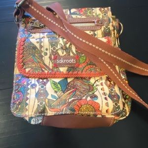 SakRoots Owl cross Body bag/purse. Priced to sell.